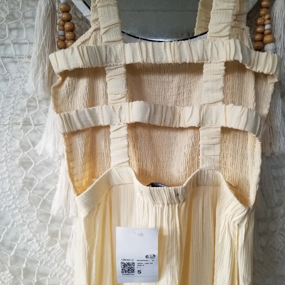 Forever 21 Cream Maxi Dress - Picture 2 of 3